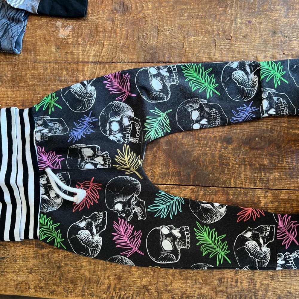 Salty shorties joggers